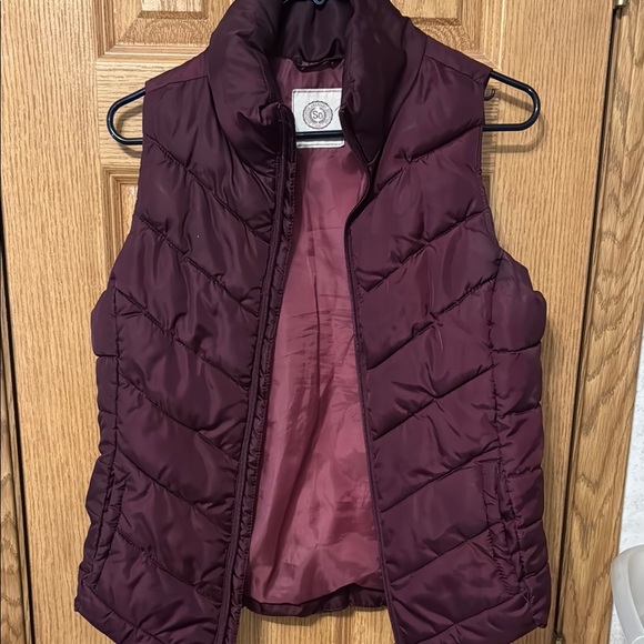 Plum Puffer Vest - Picture 1 of 2